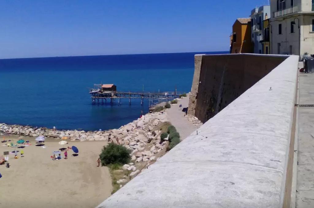 La Casetta Nel Borgo Termoli Exterior photo